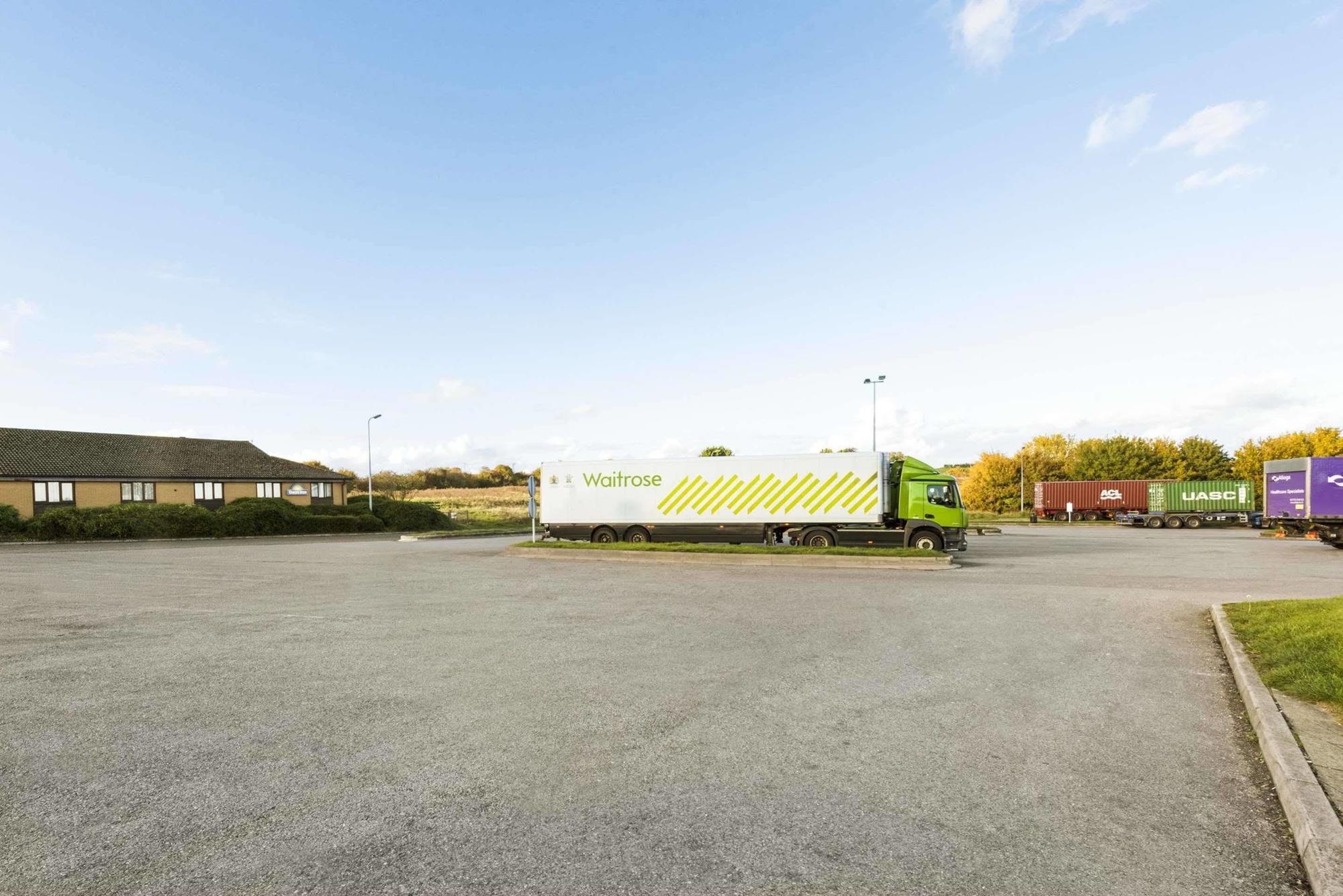 Days Inn Sutton Scotney North Exterior photo