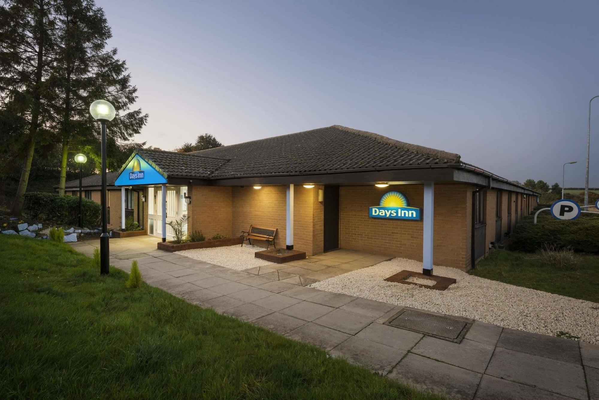 Days Inn Sutton Scotney North Exterior photo